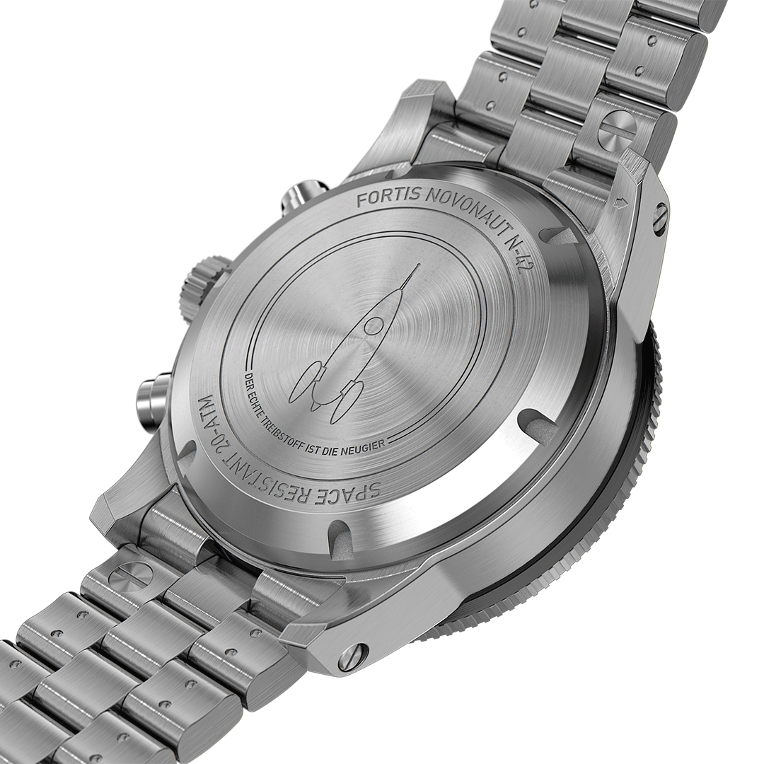 Fortis Novonaut N-42 Legacy Edition auf Block Bracelet