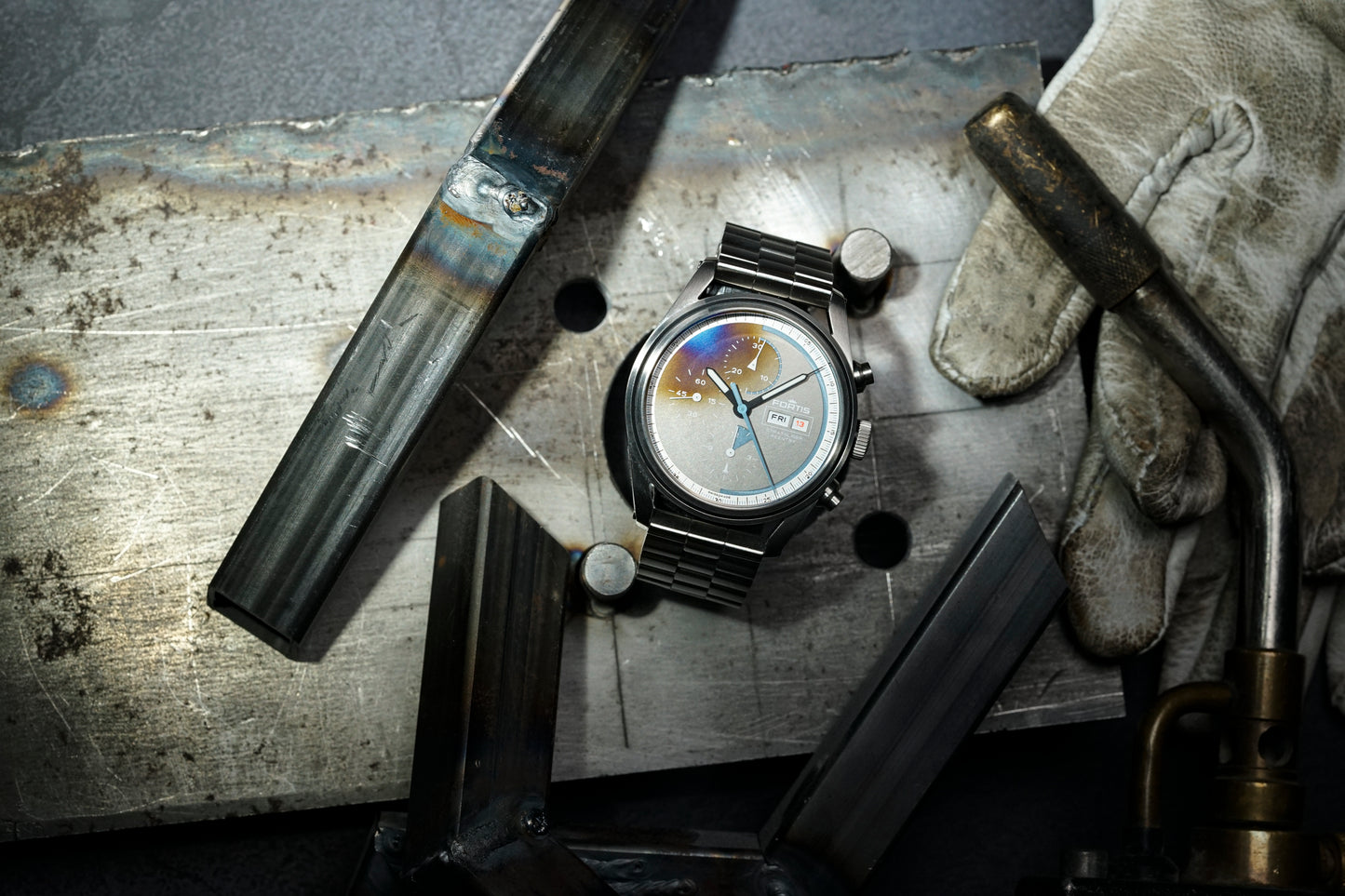 Fortis Stratoliner S-41 Reentry Edition auf Block Bracelet