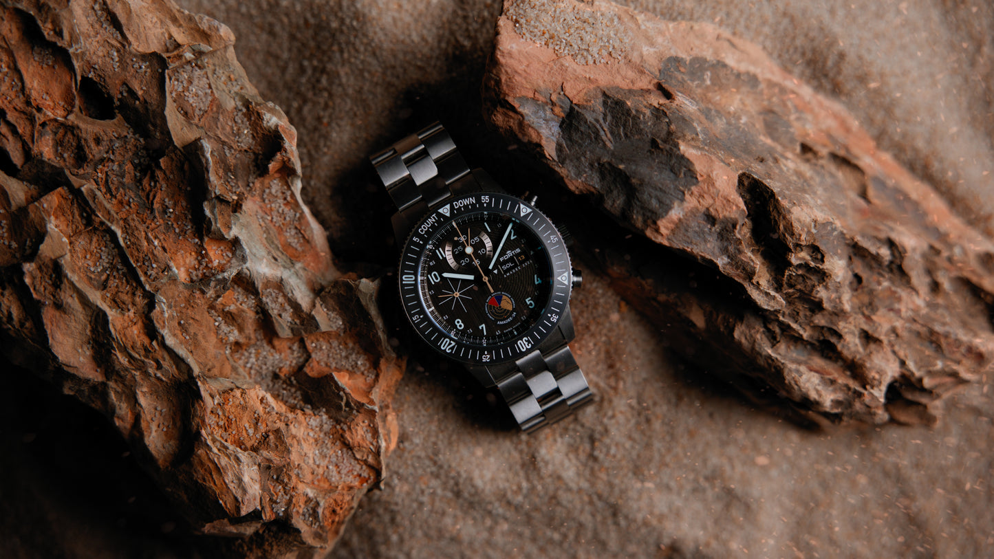 Fortis Novonaut Titan N-42 Amadee-24 auf Block Bracelet Edition 100