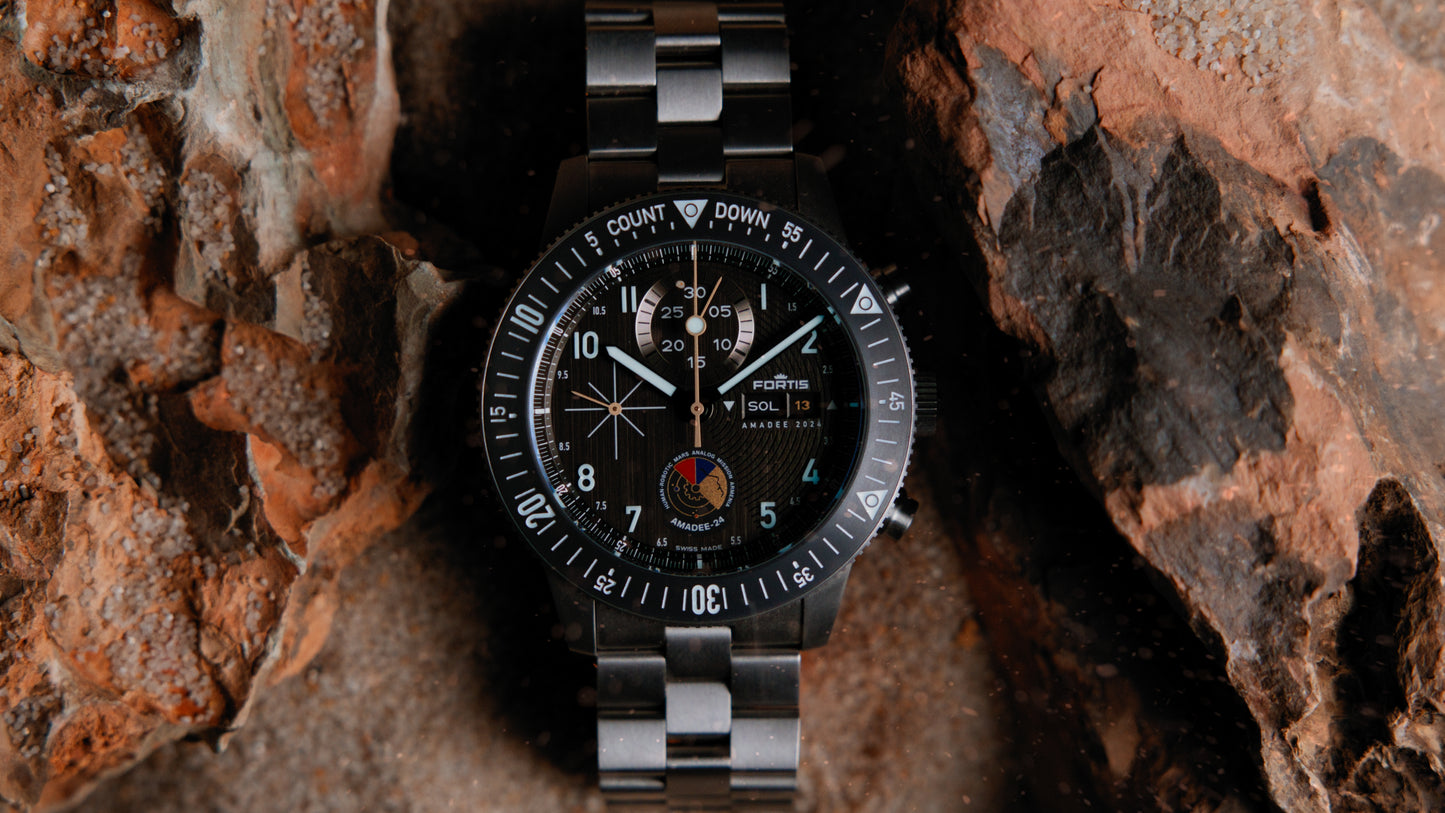 Fortis Novonaut Titan N-42 Amadee-24 auf Block Bracelet Edition 100
