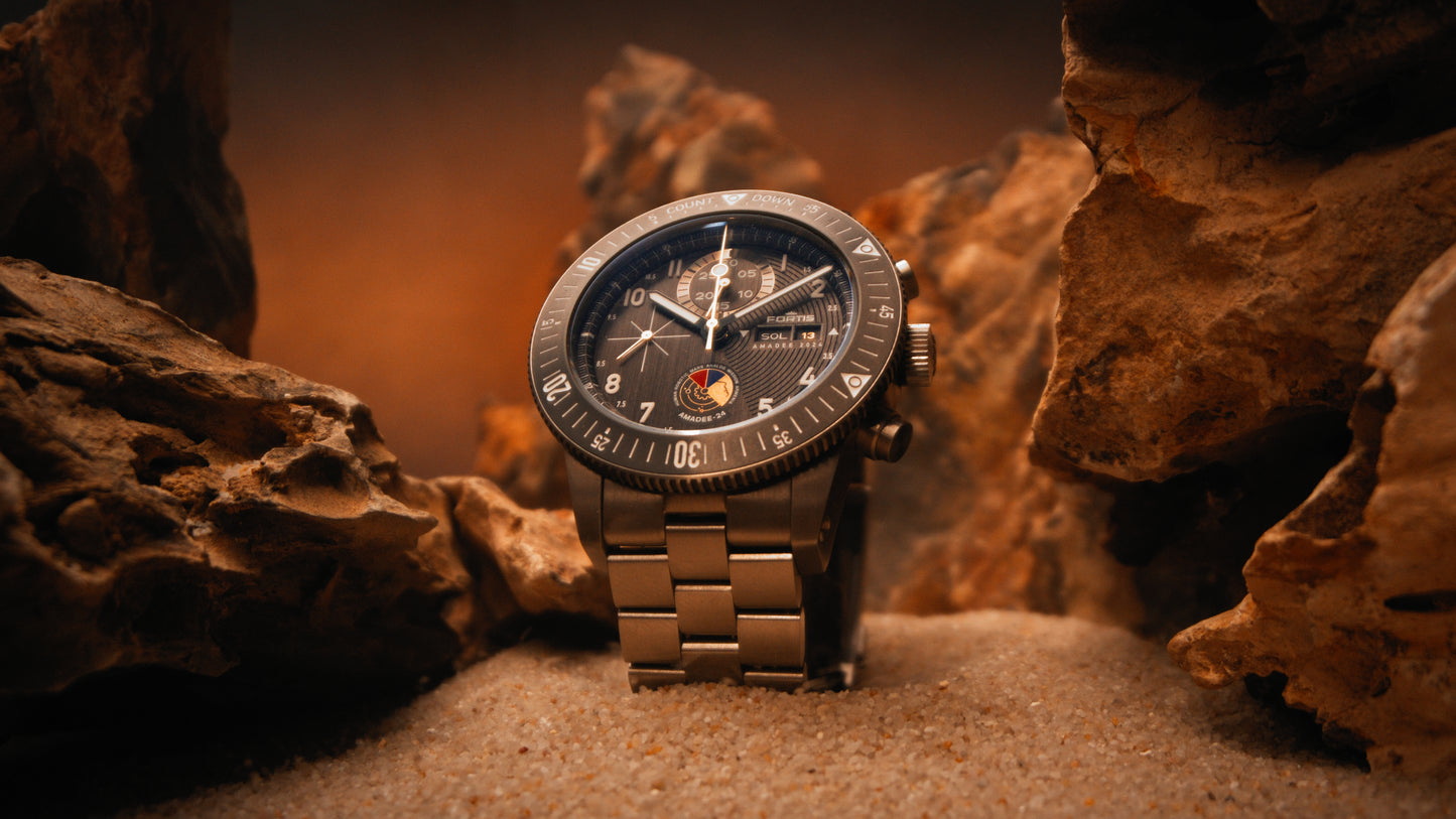 Fortis Novonaut Titan N-42 Amadee-24 auf Block Bracelet Edition 100