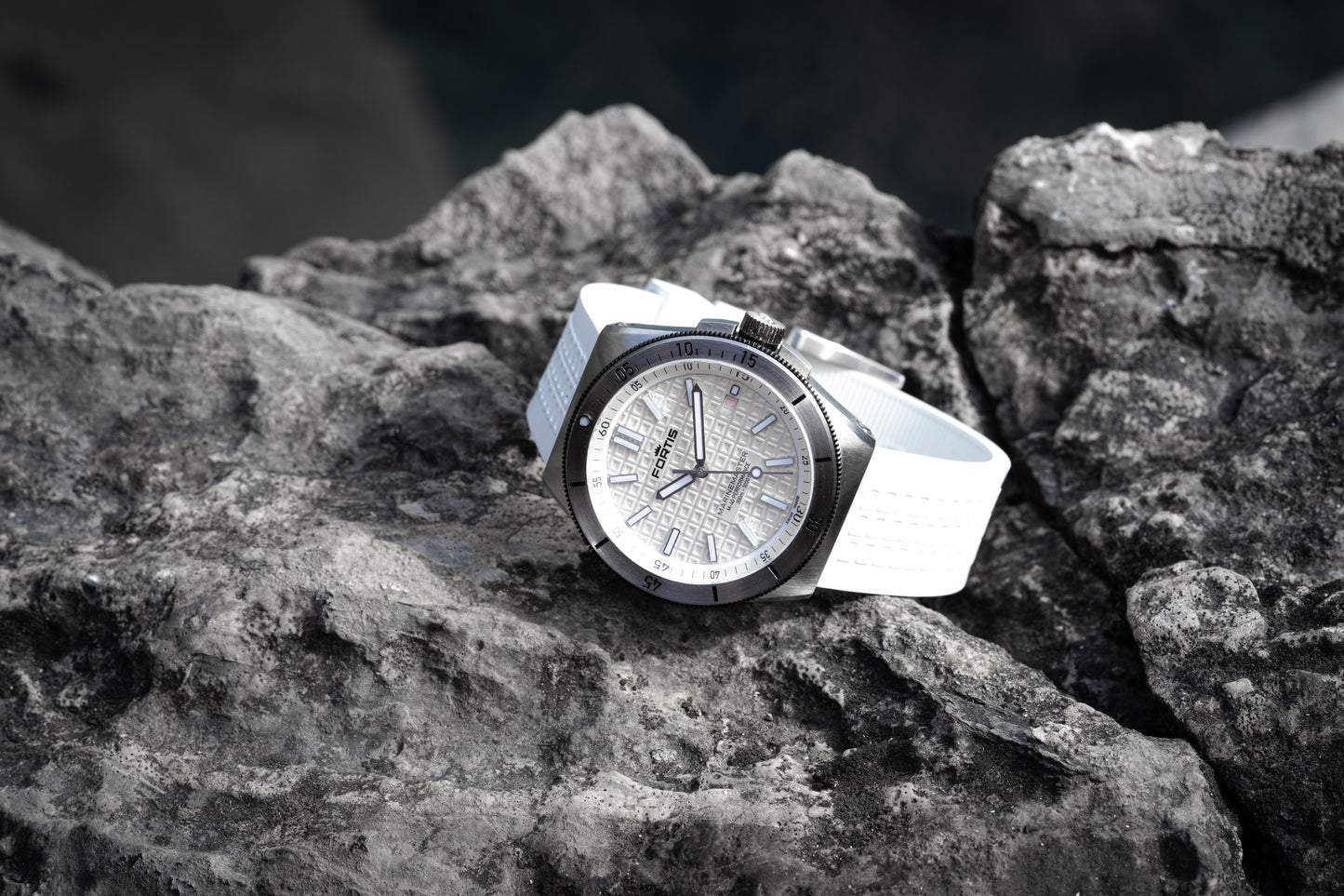 Fortis Marinemaster M-40 Snow White auf Block Brakelet