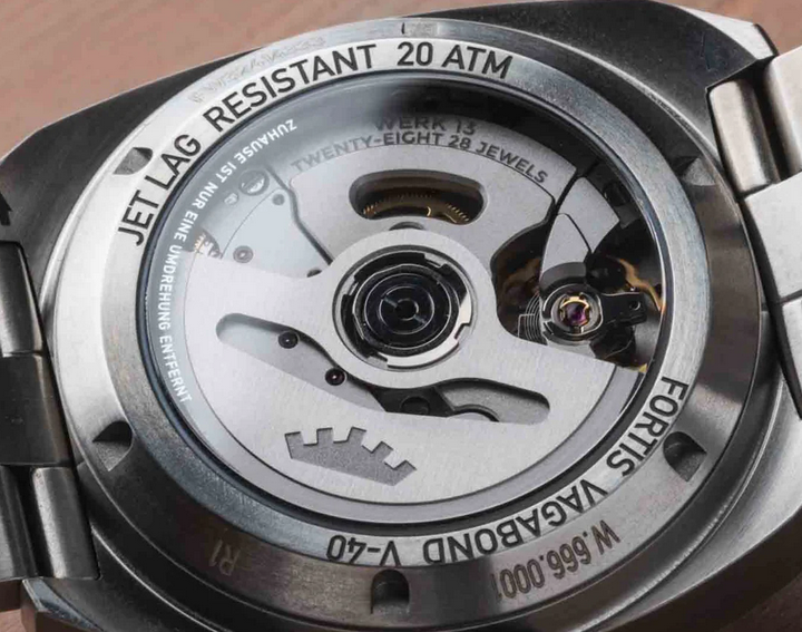 Fortis V-40 Vagabond Urban Shadow auf Block Bracelet (Kopie)