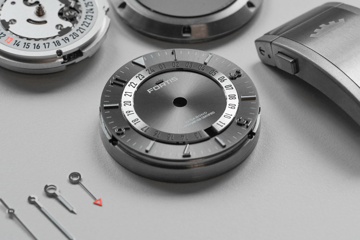 Fortis V-40 Vagabond Urban Shadow auf Block Bracelet (Kopie)