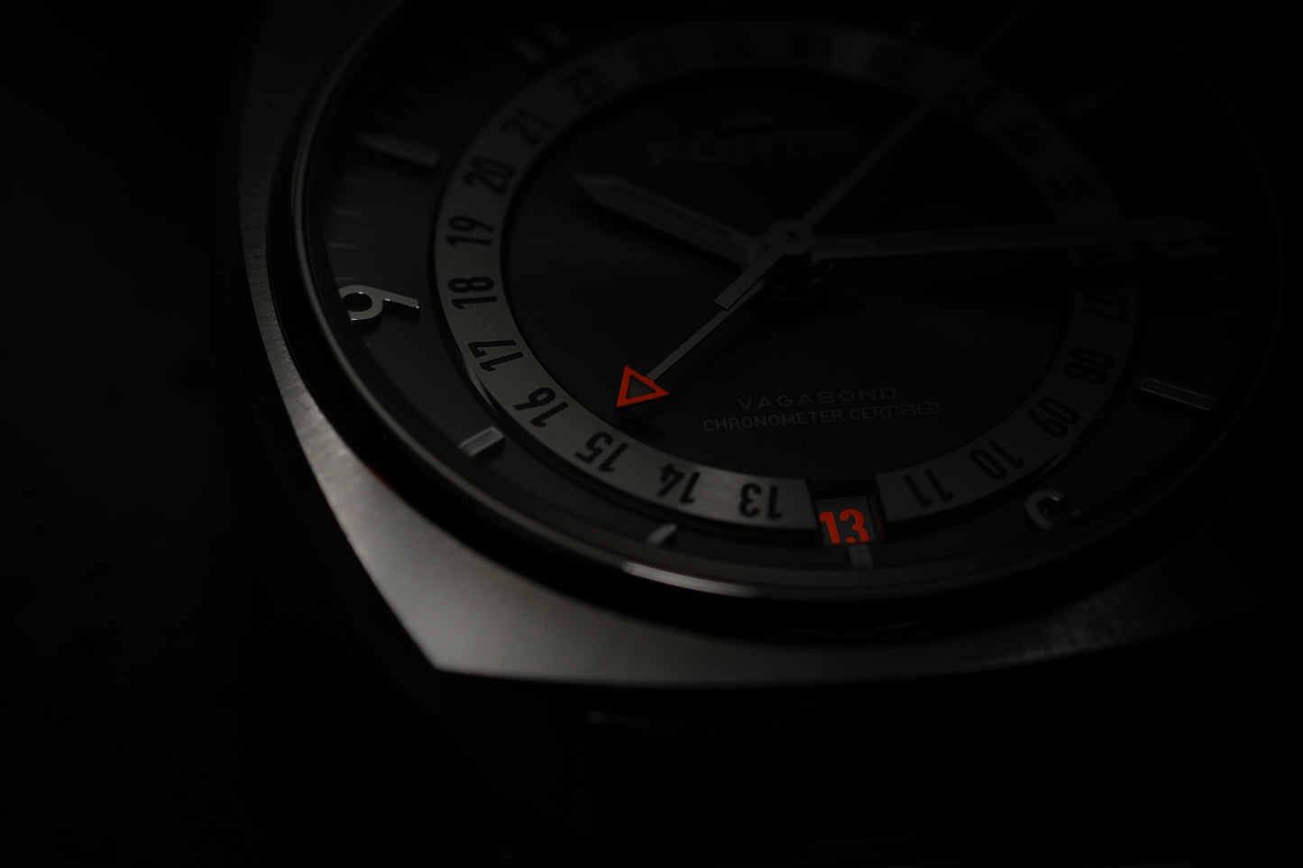 Fortis V-40 Vagabond Urban Shadow auf Block Bracelet (Kopie)