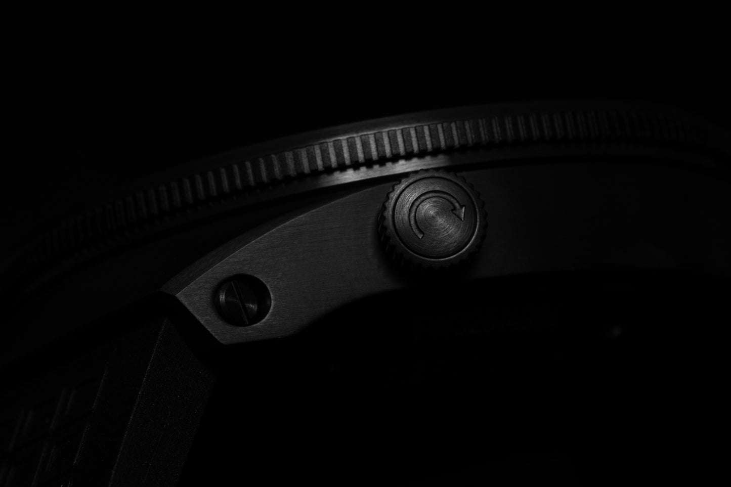 Marinemaster M-44 DLC Black Resin auf Horizon Strap, F8120031