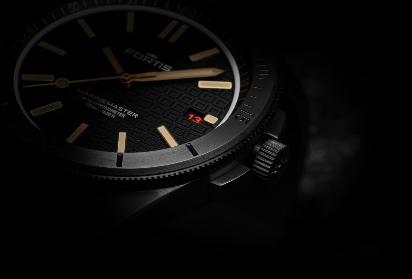 Marinemaster M-44 DLC Black Resin auf Horizon Strap, F8120031