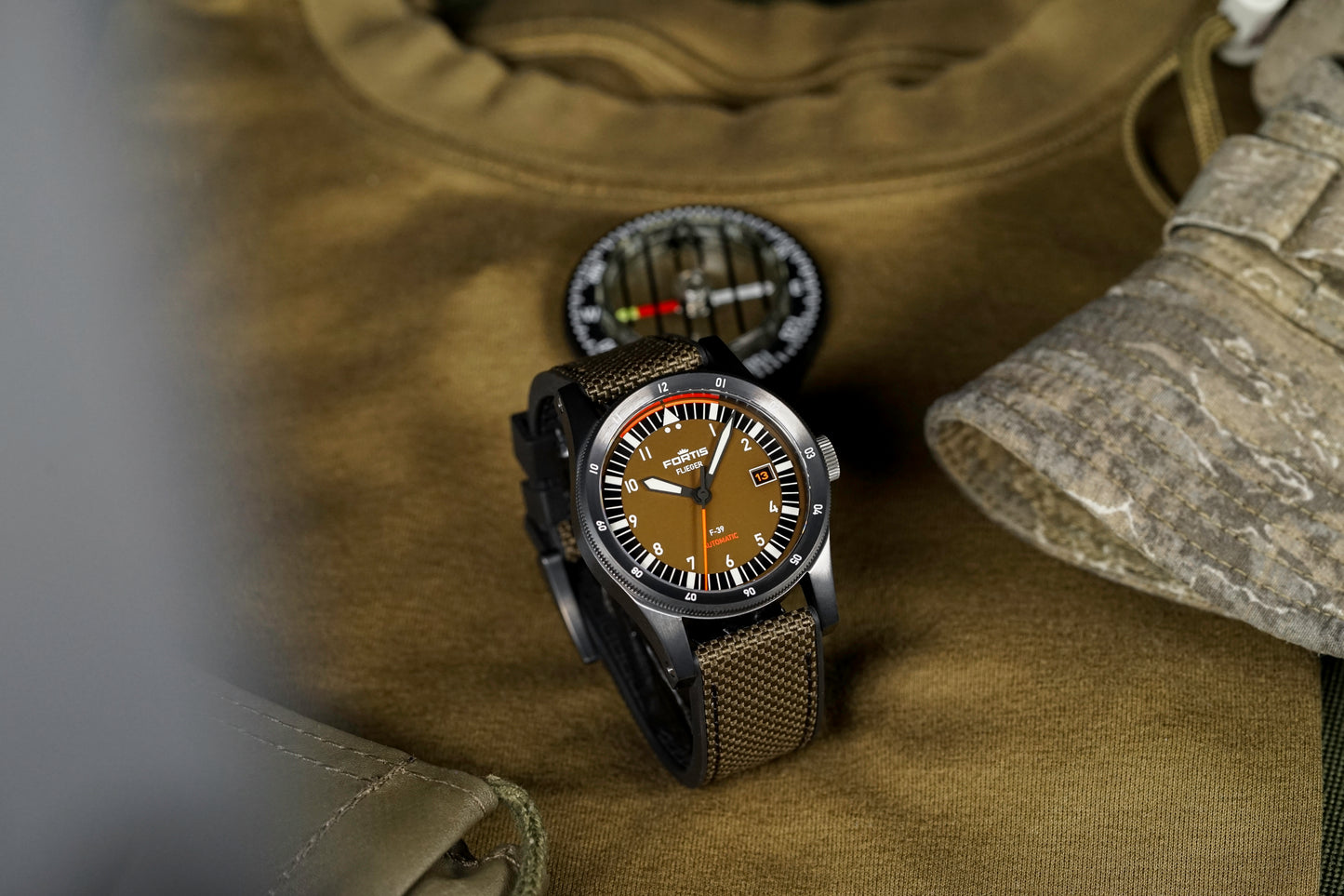 Flieger F-41 Werk 7 Tactical Green auf Hybrid Strap, F4220031