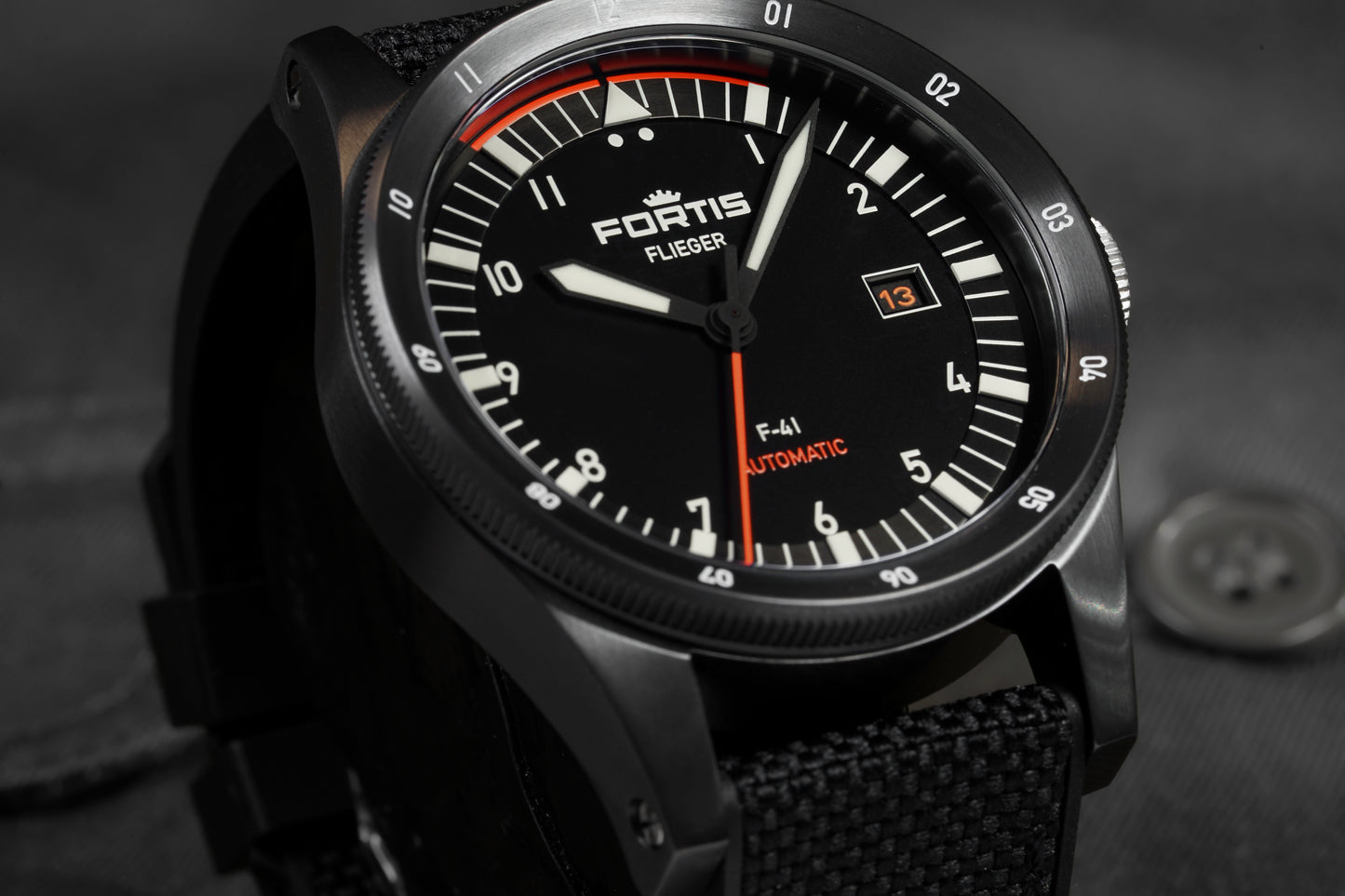 Flieger F-41 Werk 7 Mission Black auf Hybrid Strap, F4220030