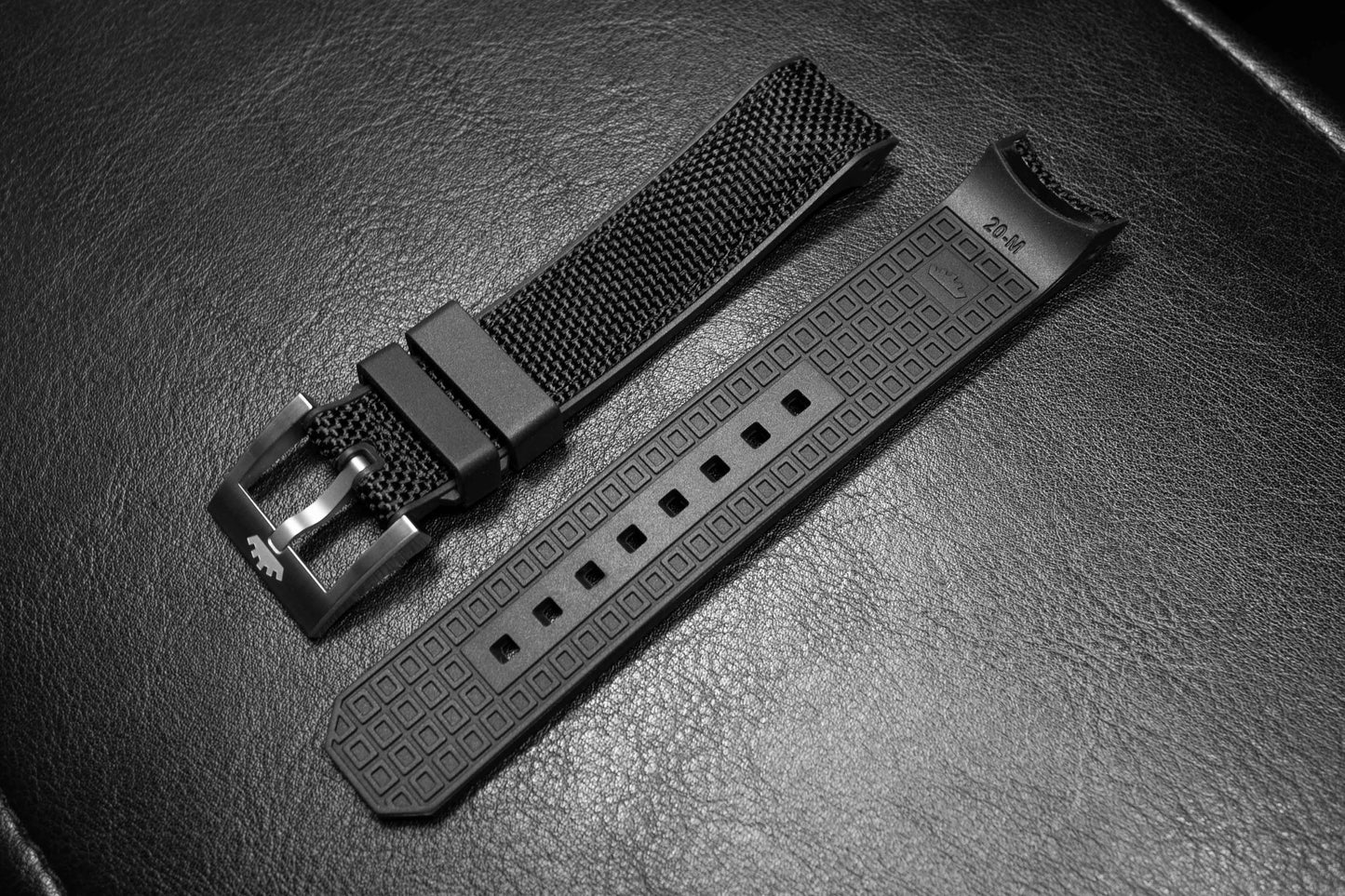 B2B Fortis B-42 integrated Hybrid Strap Black | 20mm