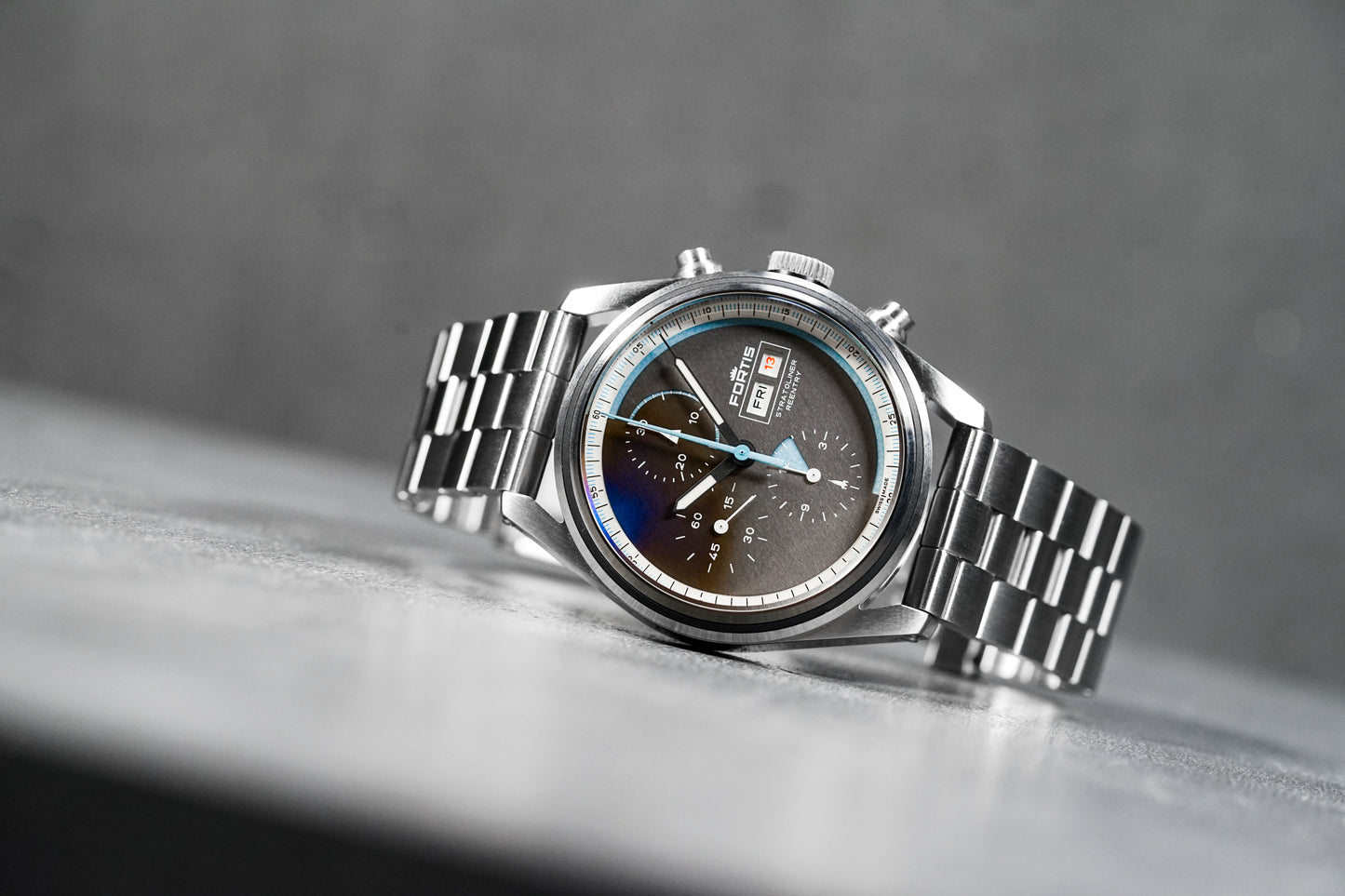 Fortis Stratoliner S-41 Reentry Edition auf Block Bracelet