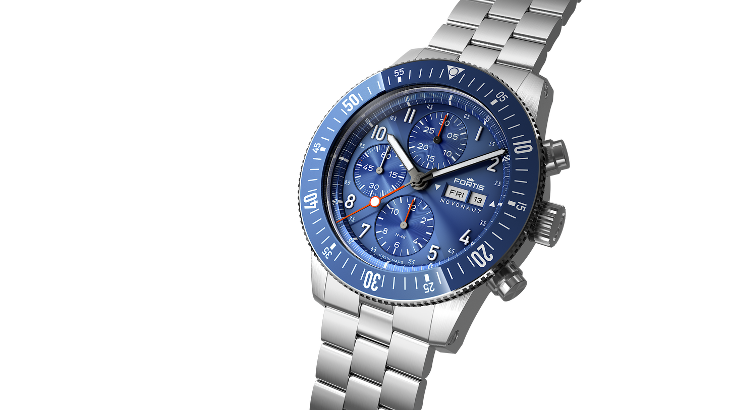 Fortis Novonaut N-42 Cobald Blue auf Block Bracelet