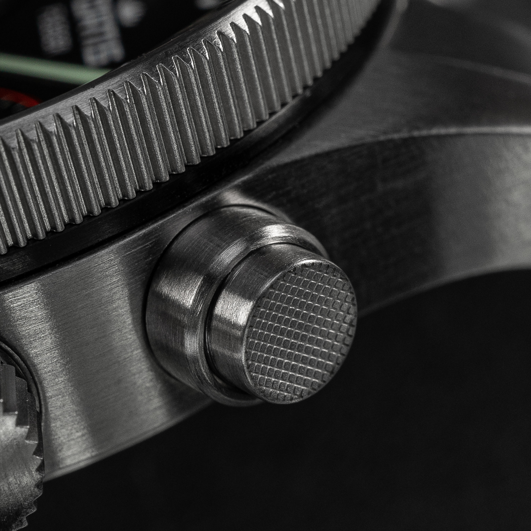 Fortis Flieger F-43 Bicompax auf Aviator Band