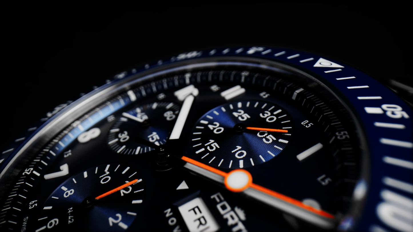 Fortis Novonaut N-42 Cobald Blue auf Block Bracelet