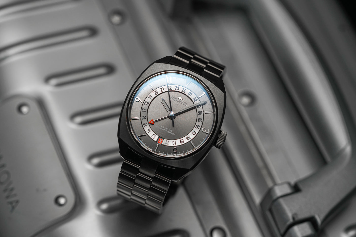 Fortis V-40 Vagabond Urban Shadow auf Block Bracelet (Kopie)